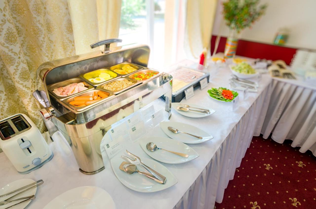 Raziotel Kryvyj Rih Esterno foto