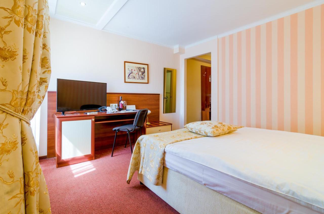 Raziotel Kryvyj Rih Esterno foto