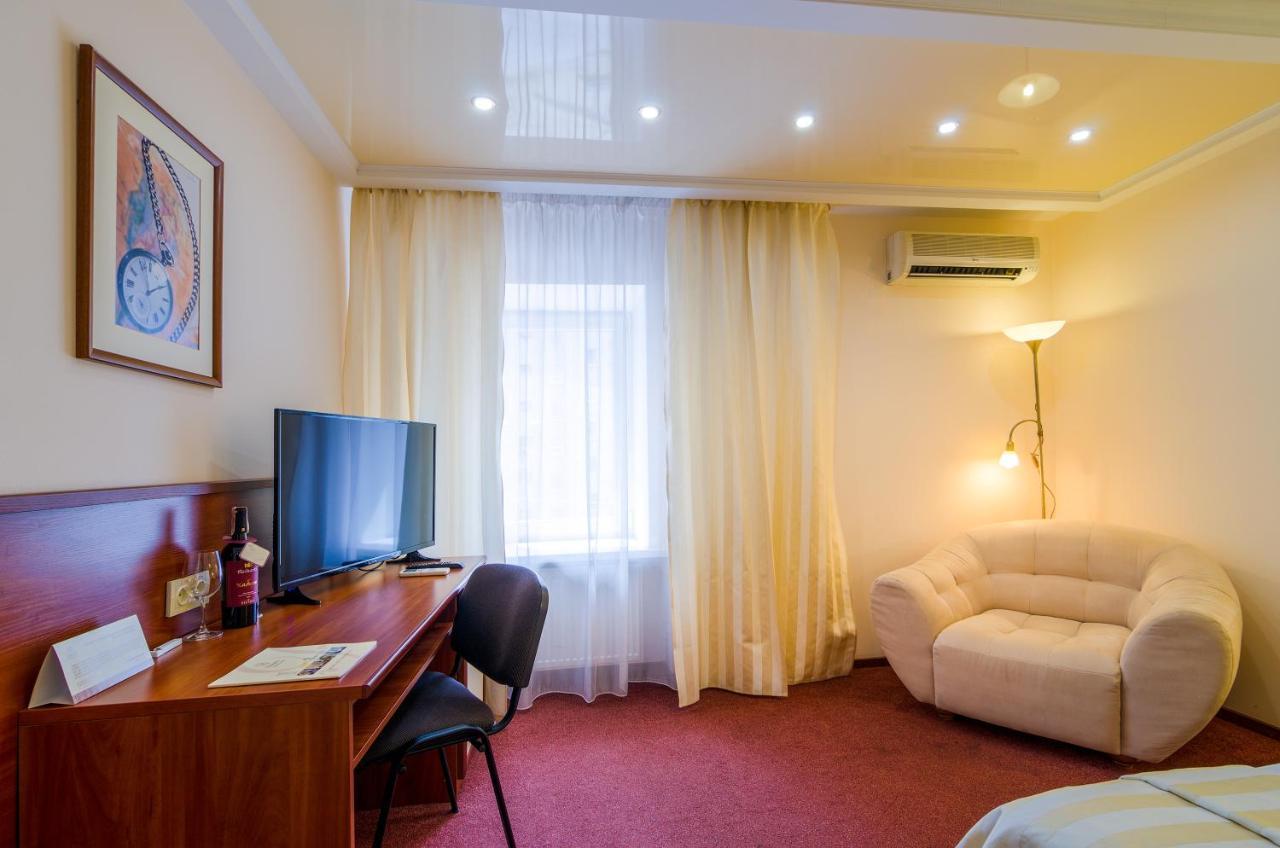 Raziotel Kryvyj Rih Esterno foto