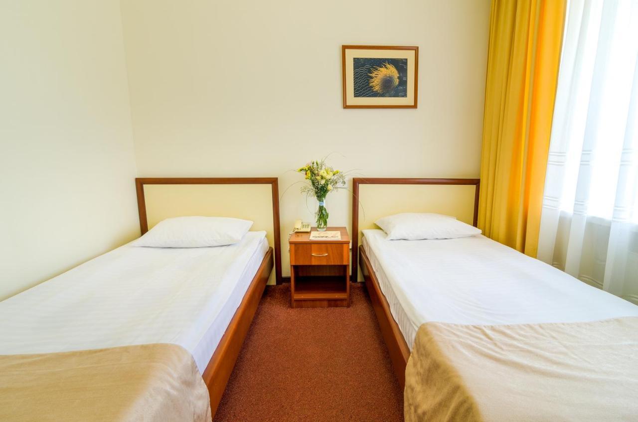 Raziotel Kryvyj Rih Esterno foto
