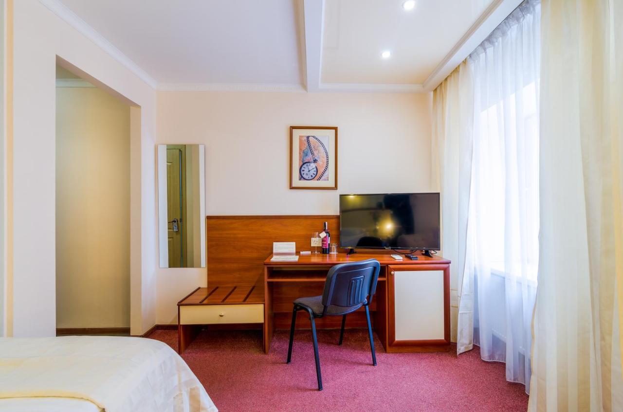 Raziotel Kryvyj Rih Esterno foto